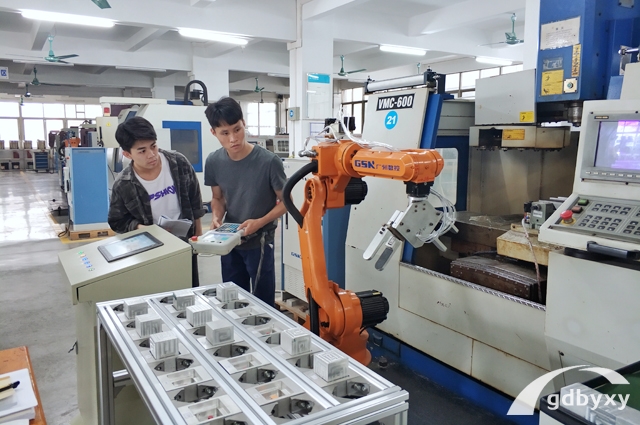 智能制造時代_工業機器人大勢所趨-技校專業解讀網