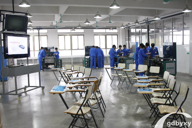 新能源汽車專業主要培養哪些人才_白云技師新能源汽修好學嗎