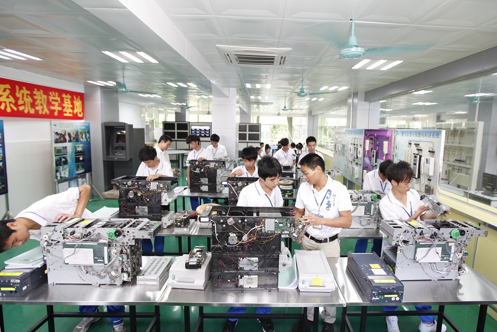廣州機(jī)電一體化技校哪家好 首推廣州市白云工商技師學(xué)院
