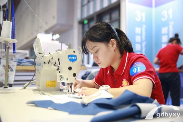 白云工商時裝設計與普通服裝設計有什么不同？就業情況分析
